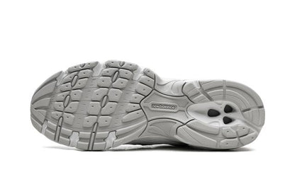 New Balance 530 Silver Metallic Polka Dots